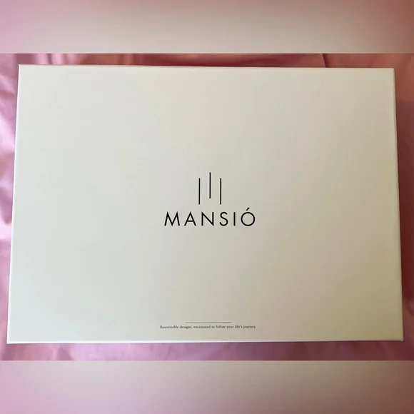 Elegant Black Shoulder Bag - Picture 2 of 11